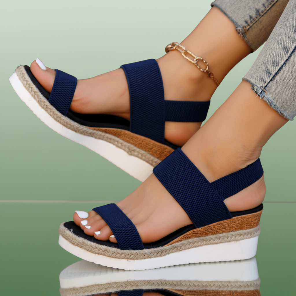 Abella - Sandales élégantes et confortables pour femmes – vue rapprochée des sandales bleu marine avec semelle en jute et détail de la cheville.