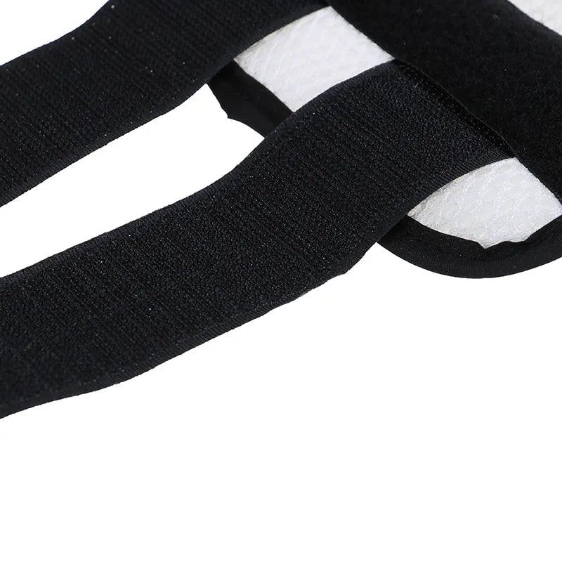 Attelle bras : confort et protection pour vos articulations – détail des sangles noires et de la texture douce en mesh