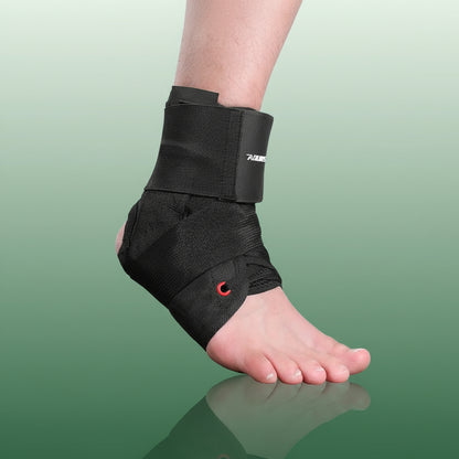Attelle cheville pour entorse – attelle noire en Mesh avec sangle ajustable, vue latérale sur un pied nu, offrant soutien et confort.