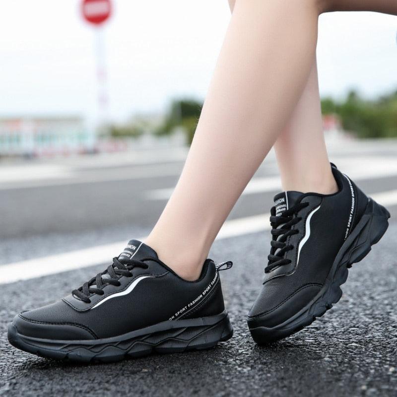 Chaussures orthopédiques vulcaniser en cuir PU pour femmes - Sylvi Confort Orthopédique