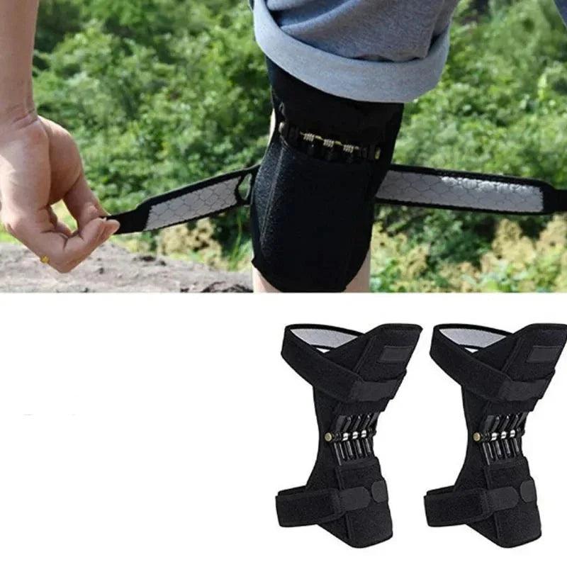 Attelle articulée du genou – vue en action avec ajustement sur la jambe d'une personne, montrant les sangles noires et le mécanisme de réglage.
