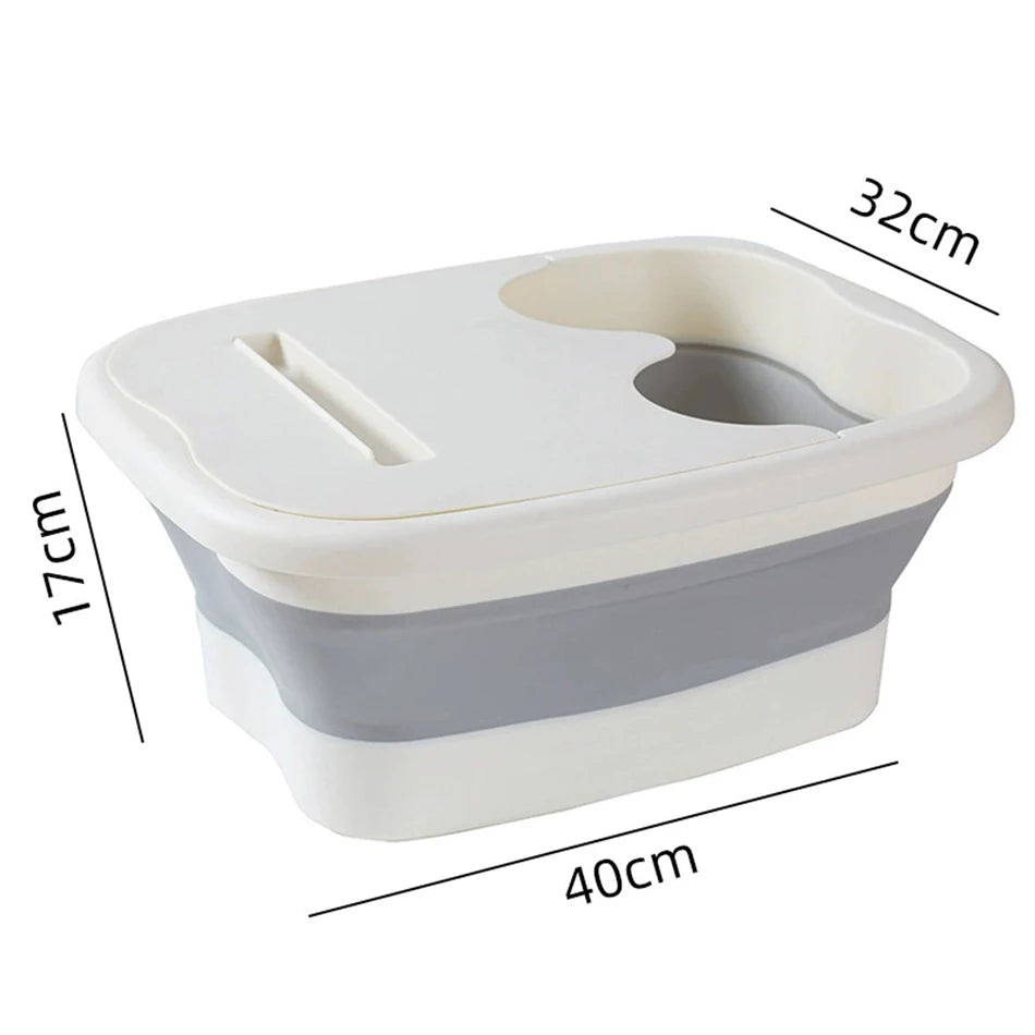 Bain de pied - Bassin pliable ergonomique en plastique durable, vue de côté avec ouverture pour accessoires, dimensions 40cm x 32cm x 17cm.