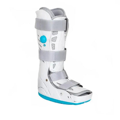 Attelle Bottes de marche AirCast – vue latérale avec détails de sangles grises et semelle bleue, design moderne et ergonomique