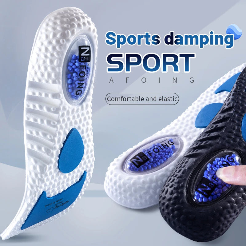 Semelles orthopédiques absorbant les chocs et respirantes – vue détaillée d'une semelle blanche avec coussin d'air et texture antidérapante