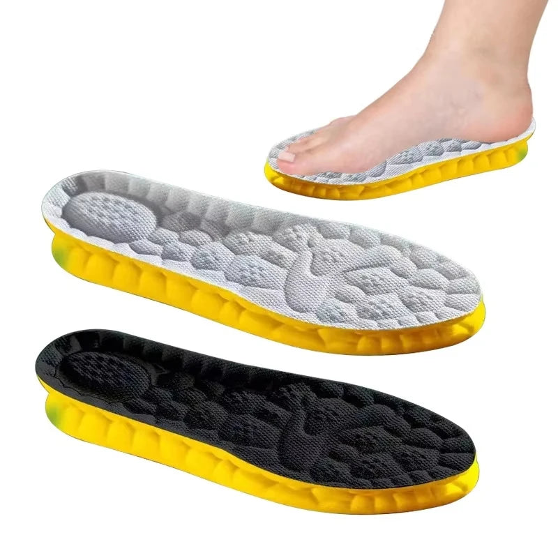 Collection Mode - Semelles orthopédiques 4D respirantes et absorbantes – vue générale avec une semelle jaune et une partie en mesh, pied posé dessus