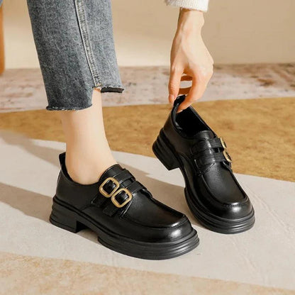 SACHA - Mocassins vernis à deux boucles Confort Orthopédique