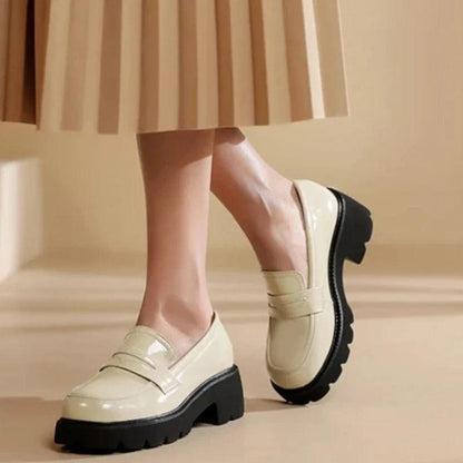SIXTINE - Mocassins compensés en cuir verni Confort Orthopédique