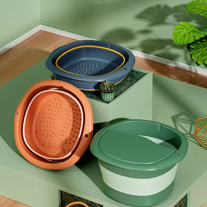 Bain de pied pliable et portable de couleur orange, vue de dessus, mettant en avant sa texture antidérapante et son design ergonomique.