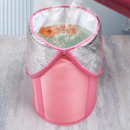 Bain de pied - Bassin portable avec fonction d'isolation pliable – vue plongeante montrant l'intérieur rempli d'eau et le revêtement isolant argenté