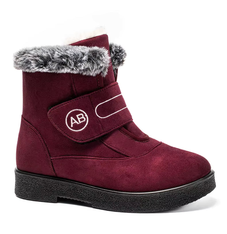 Bottines Femmes - Modèle AB en velours bordeaux avec fourrure grise, vue de côté, fermeture velcro et semelle antidérapante.