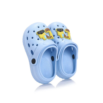 Claquette enfant - Modèle Croks – vue arrière des claquettes bleues avec motifs de personnages, en matière légère et semelle antidérapante