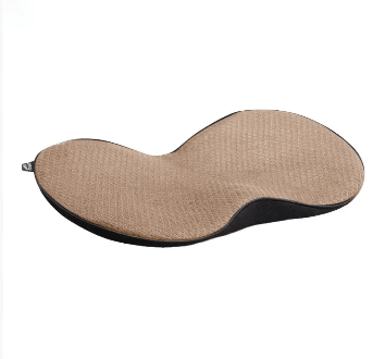 Coussin Orthopédique Lombaire Ergonomique pour Voiture – coussin beige avec texture en relief, vue de côté, mettant en avant sa forme ergonomique